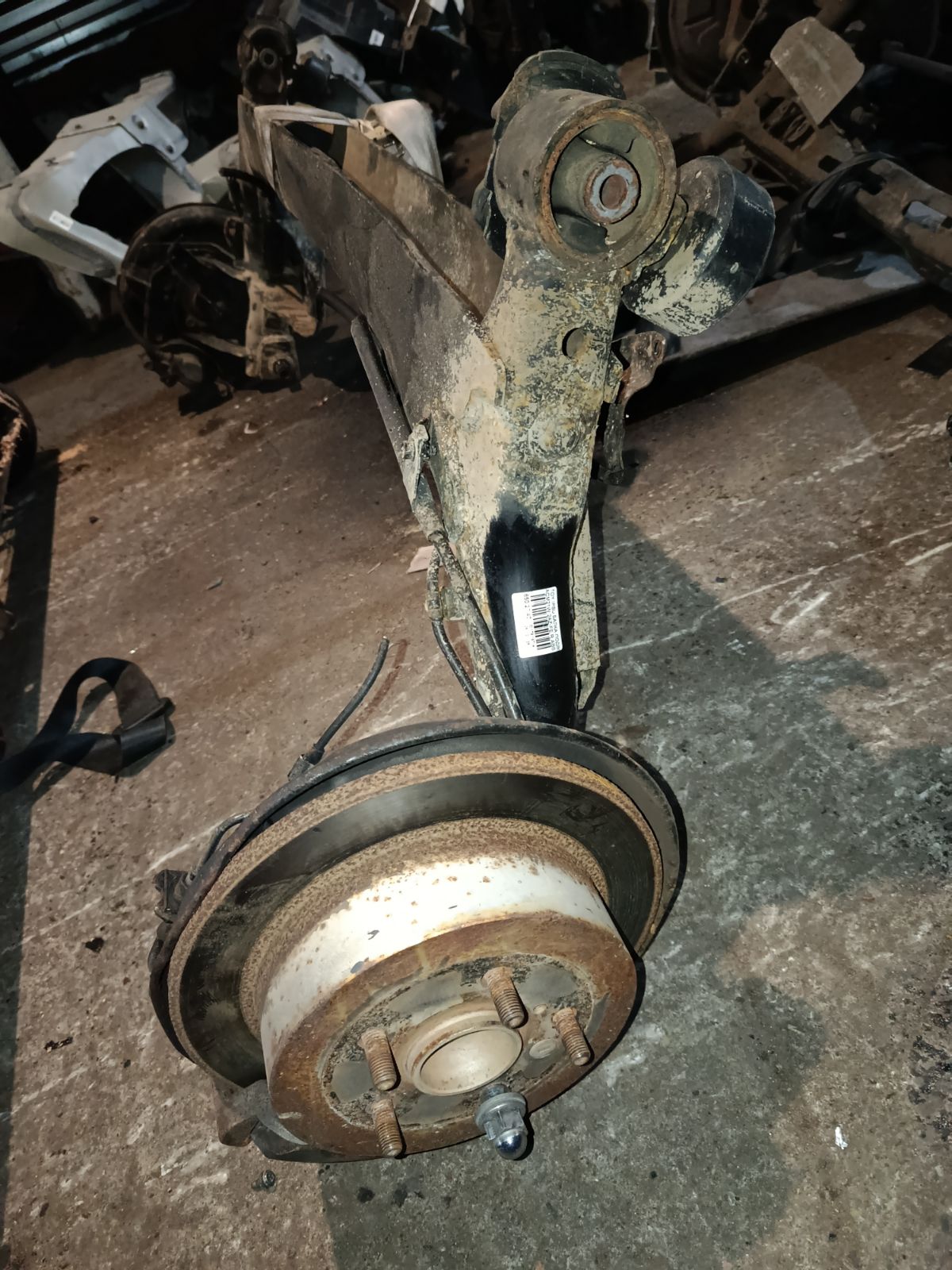 Балка подвески на Toyota Ipsum ACM21W 2AZ-FE Фото 2