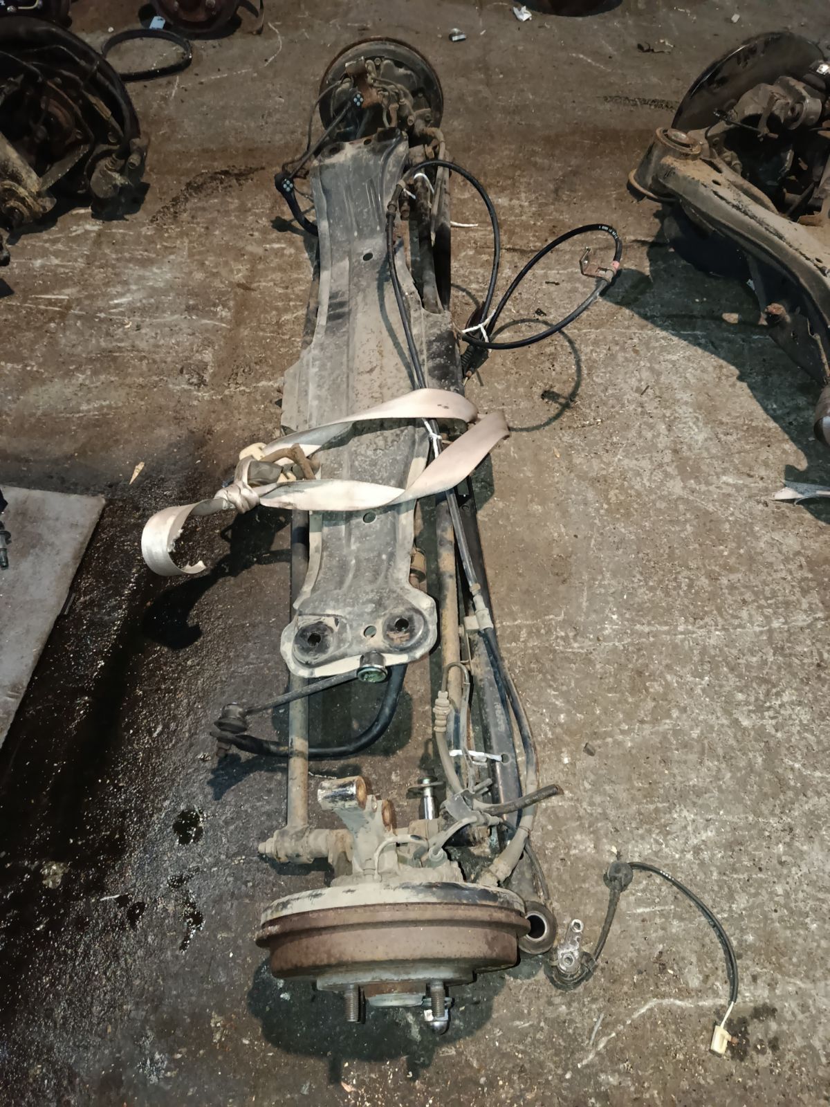 Балка подвески на Mazda Familia S-Wagon BJ5W ZL-VE Фото 15