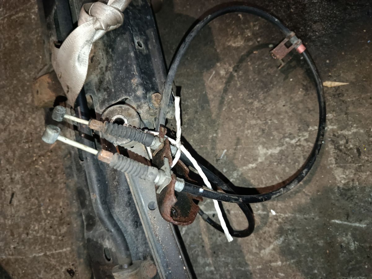 Балка подвески на Mazda Familia S-Wagon BJ5W ZL-VE Фото 8