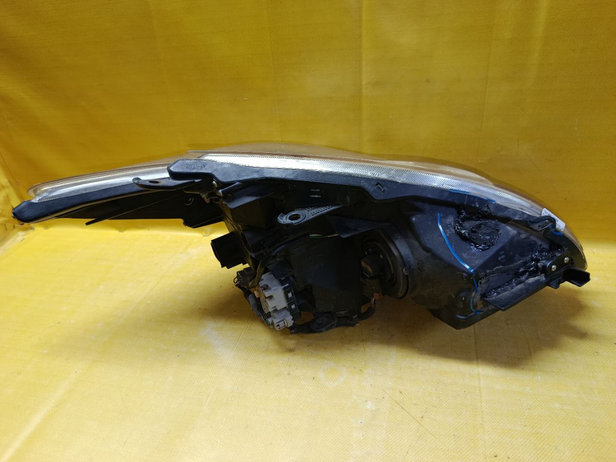 Фара 47-30 47-30,212-11P6-LDEM7 L на Toyota Prius ZVW30 Фото 7