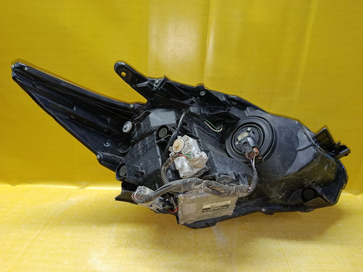 Фара 47-30 47-30,212-11P6-LDEM7 L на Toyota Prius ZVW30 Фото 10