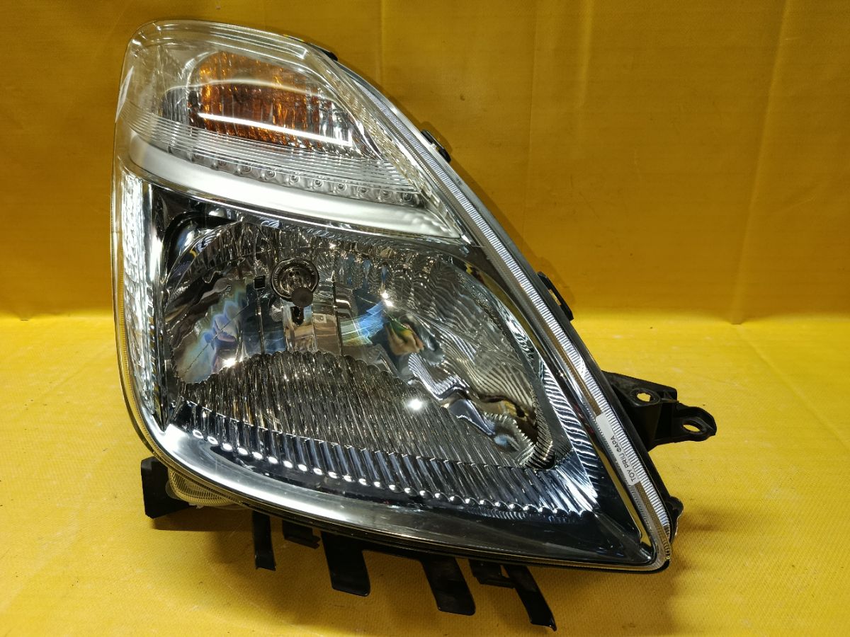 Фара 47-23 47-23,212-11G7-LDEMR, 47-16R на Toyota Prius NHW20 Фото 1