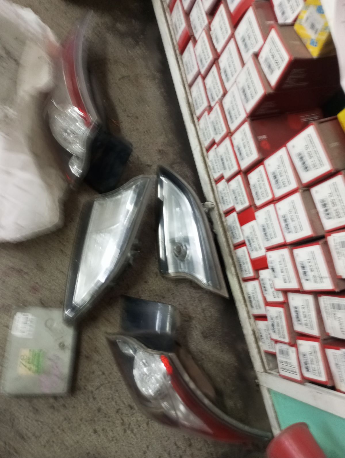 Стоп P8240 P8240 на Mazda Axela BL5FW Фото 16