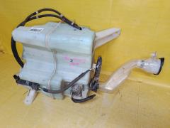 Бачок омывателя на Toyota Prius ZVW30 Фото 3