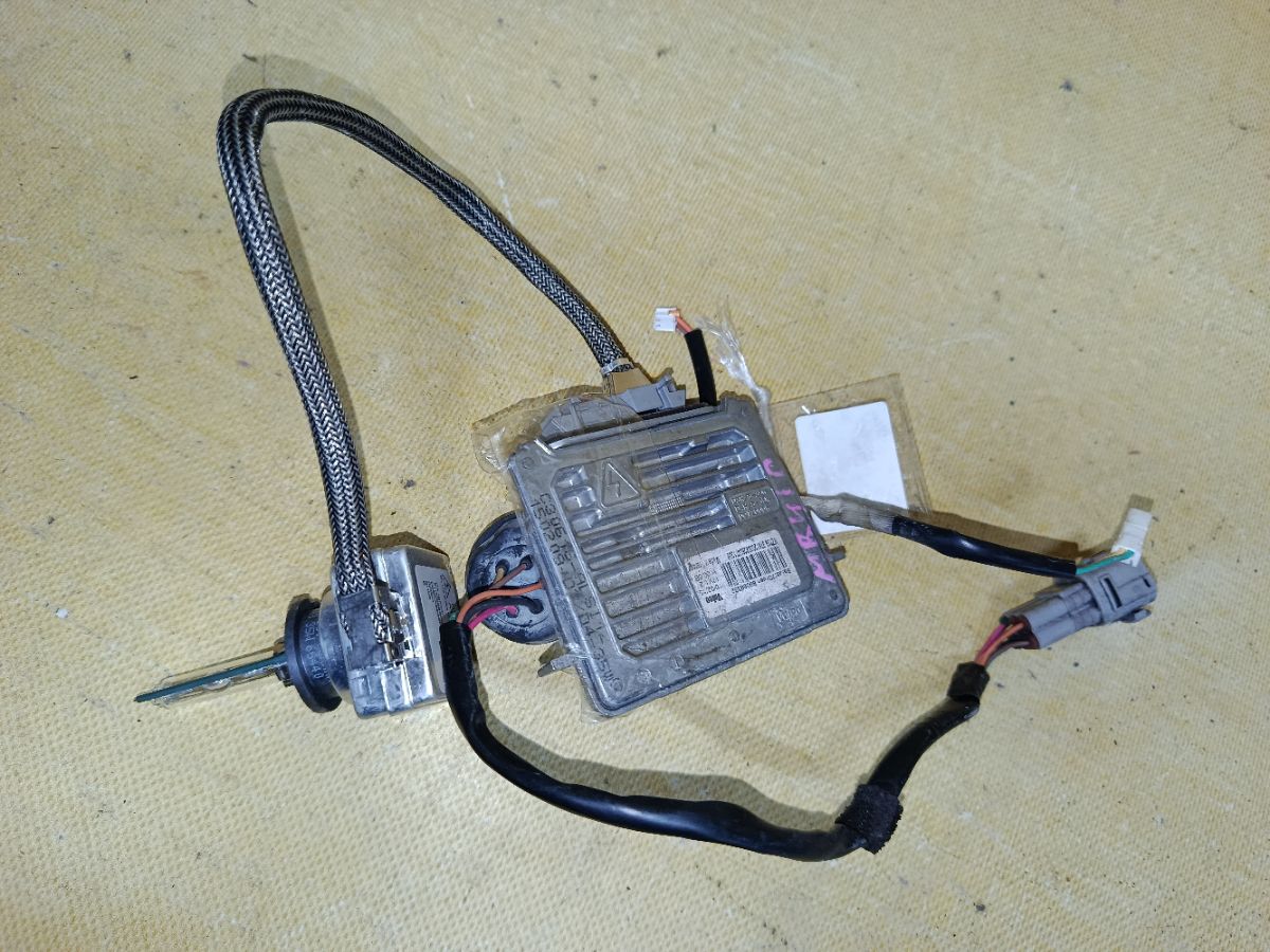 Блок розжига ксенона на Suzuki Hustler MR41S Фото 1