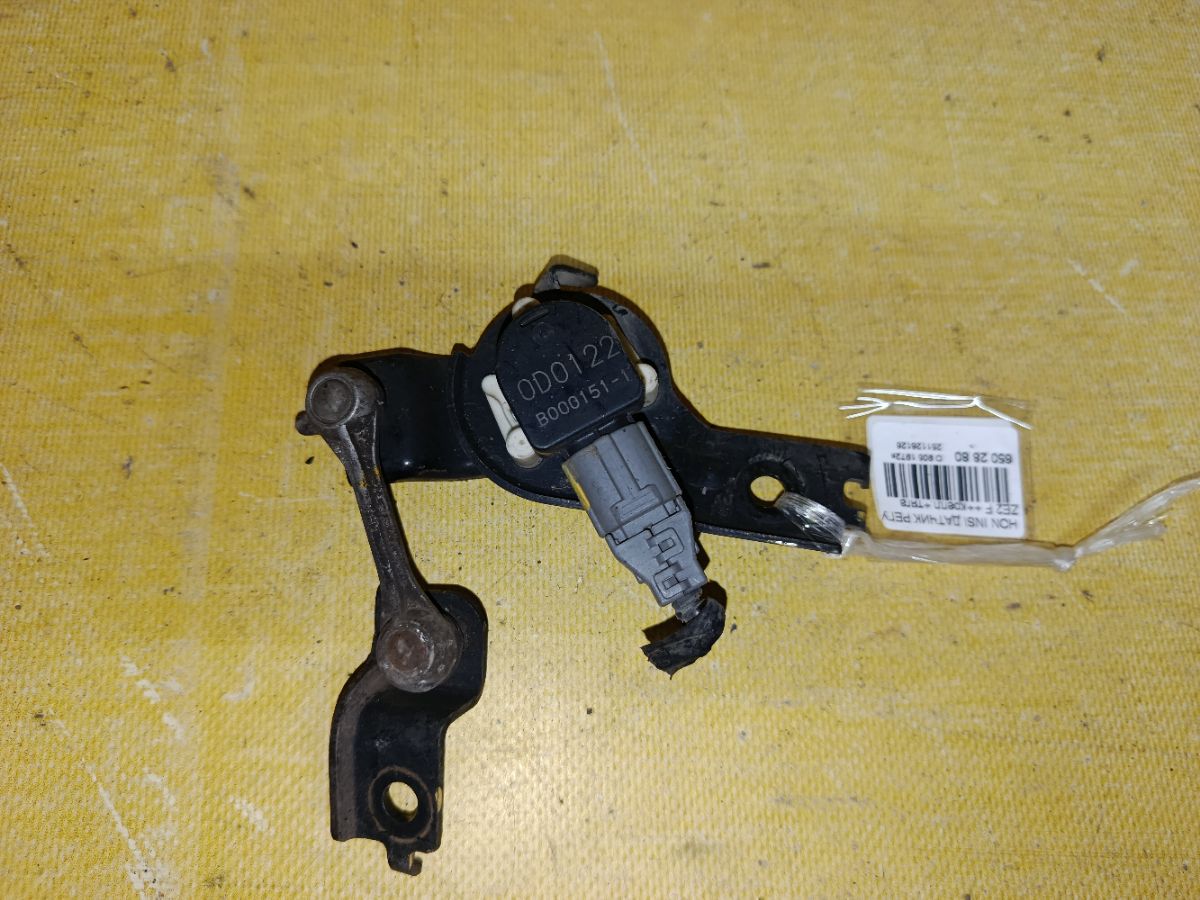 Датчик регулировки наклона фар на Honda Insight ZE2 Фото 1