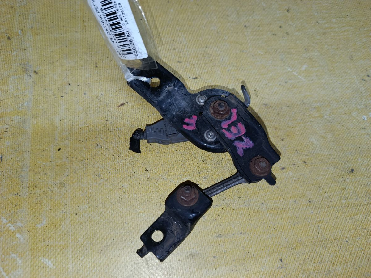 Датчик регулировки наклона фар на Honda Insight ZE2 Фото 2