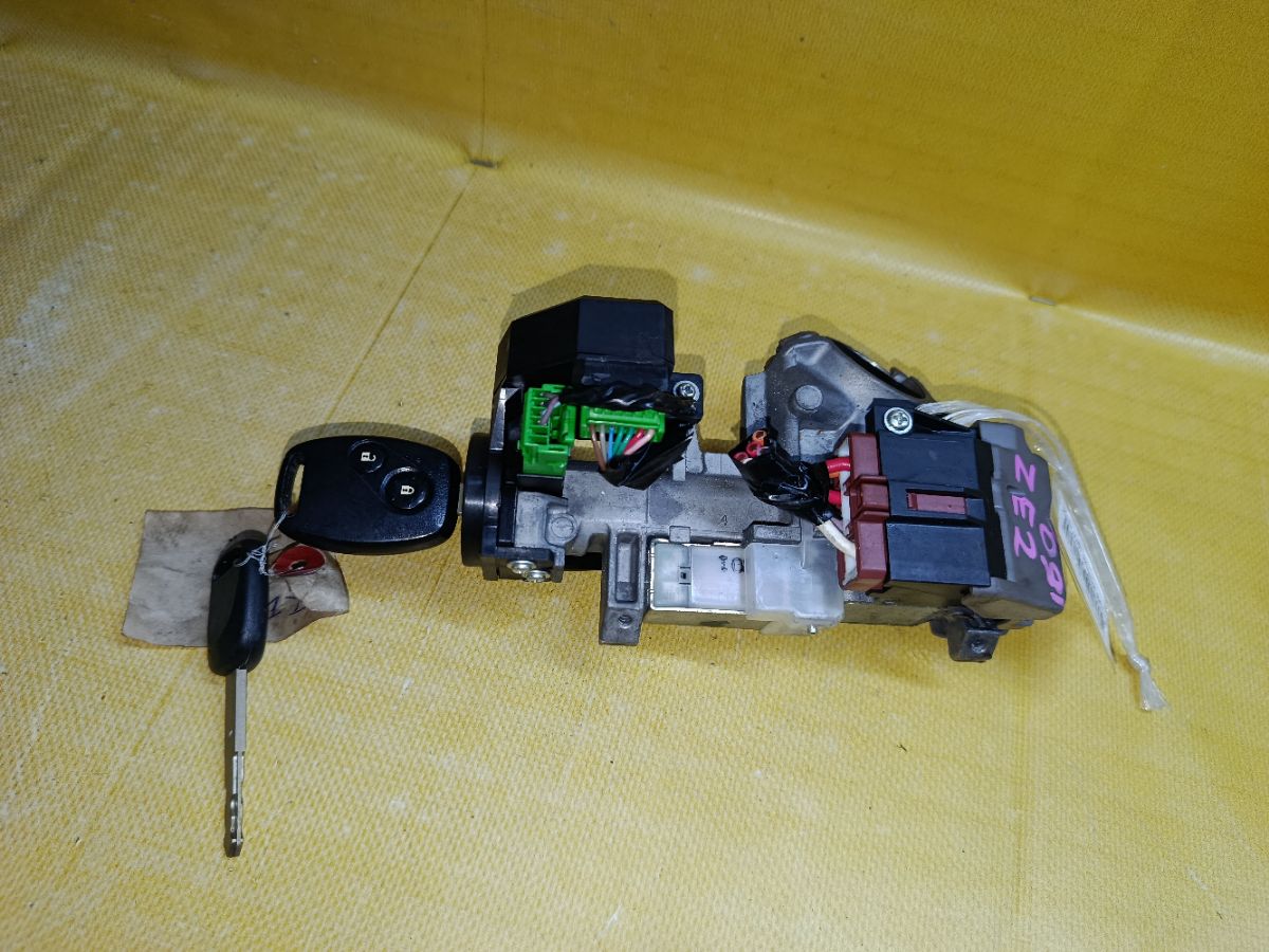 Замок зажигания на Honda Insight ZE2 Фото 1