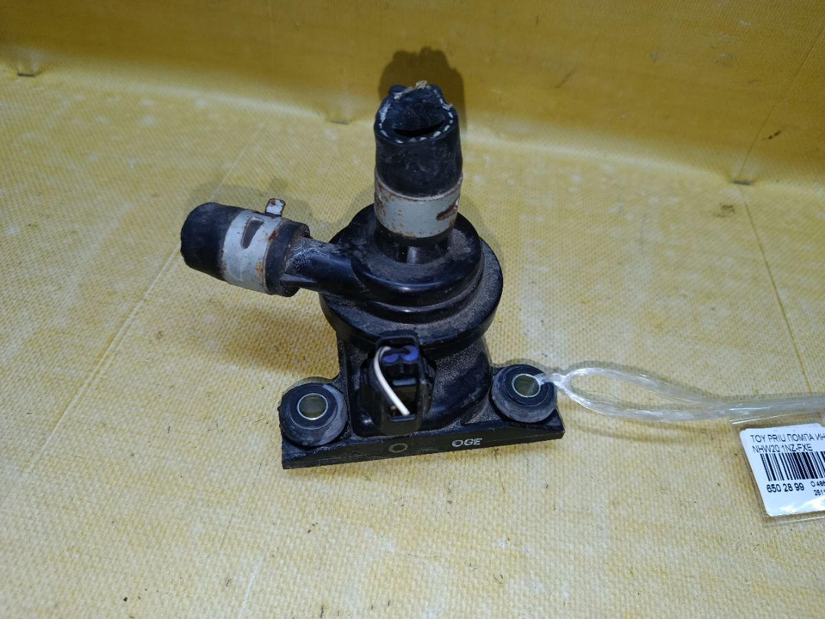 Помпа инвертора G9020-47030, G9020-47031 на Toyota Prius NHW20 1NZ-FXE Фото 1