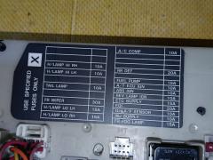 Блок предохранителей на Nissan Note E11 HR15DE Фото 4