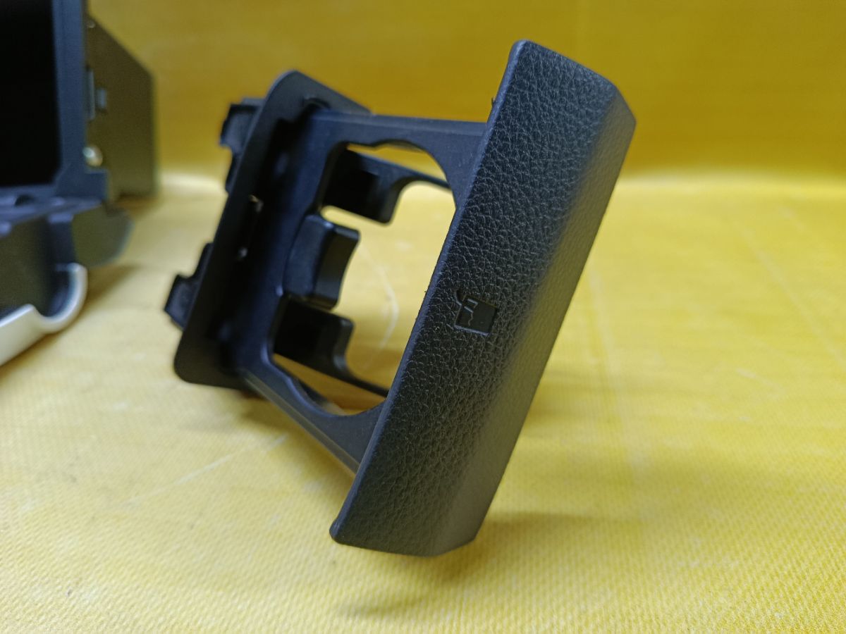 Бардачок 73840-65P1 на Suzuki Hustler MR41S Фото 4