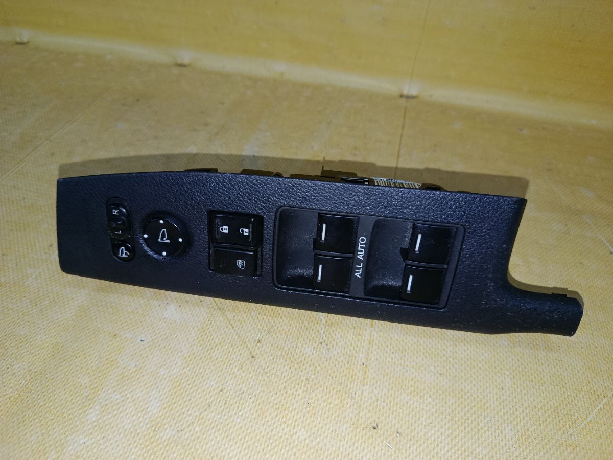 Блок упр-я стеклоподъемниками 35750-T6A-J41 на Honda Odyssey RC1 Фото 1