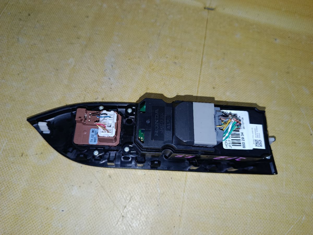Блок упр-я стеклоподъемниками 35750-TTA-J012-M1 на Honda N-Box JF3 Фото 5