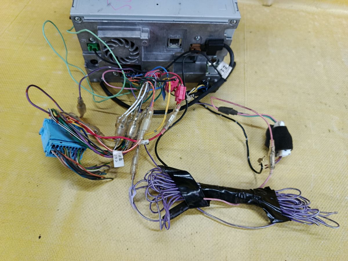 Автомагнитофон на Suzuki Splash XB32S Фото 5