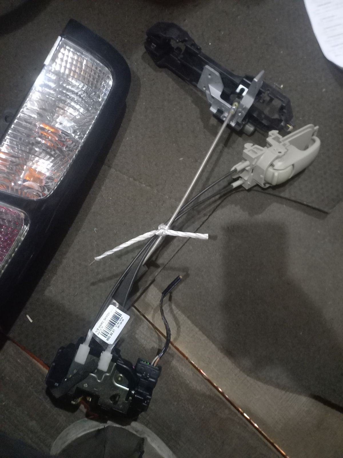 Замок двери на Nissan March AK12 Фото 6