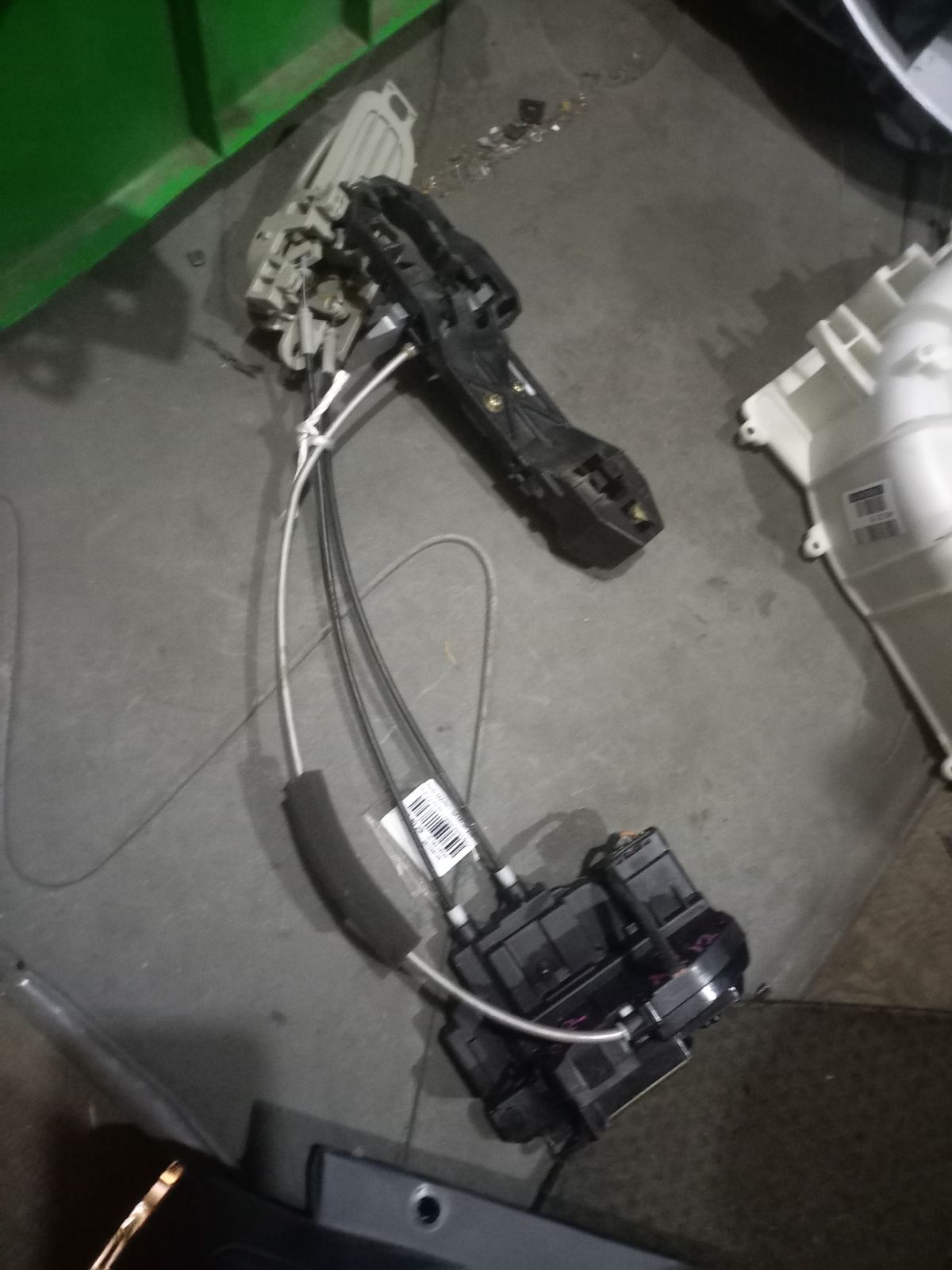 Замок двери на Nissan March AK12 Фото 6