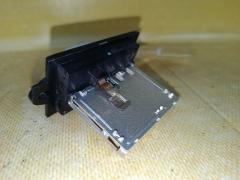 Регулятор скорости мотора отопителя на Nissan Tiida C11 HR15DE Фото 2