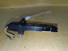 Датчик расхода воздуха 22680-7S000 на Nissan Note E11 HR15DE Фото 2