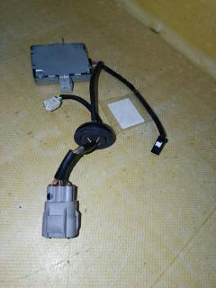 Блок розжига ксенона 35500-51392 на Daihatsu Tanto LA600S Фото 3