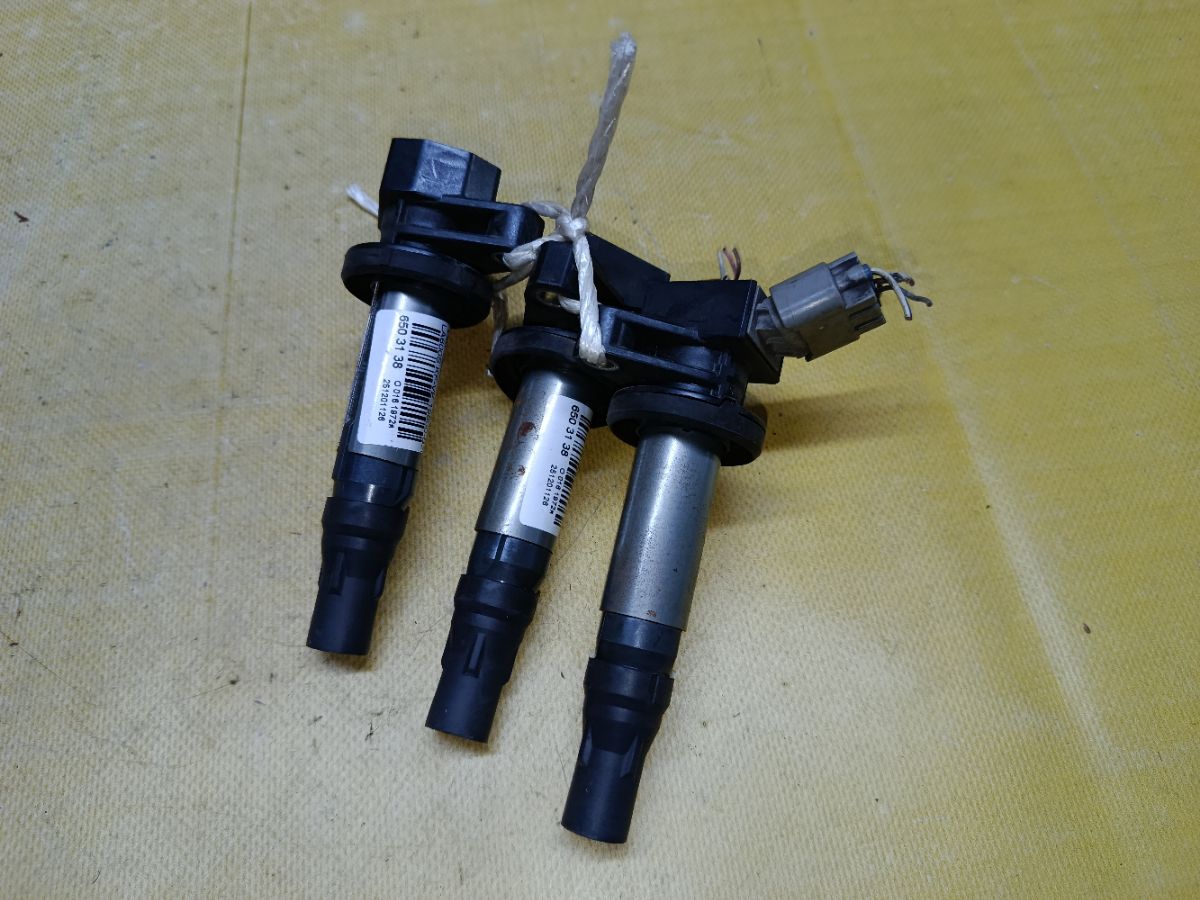 Катушка зажигания 19500-B2050 на Daihatsu Tanto LA600S KF-VE Фото 1