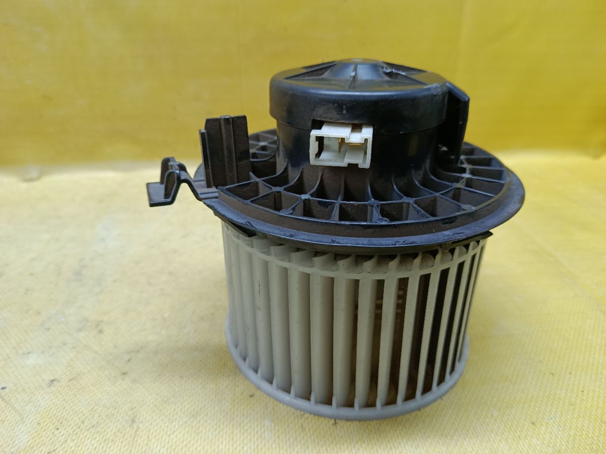 Мотор печки на Nissan Tiida Latio SC11 Фото 2