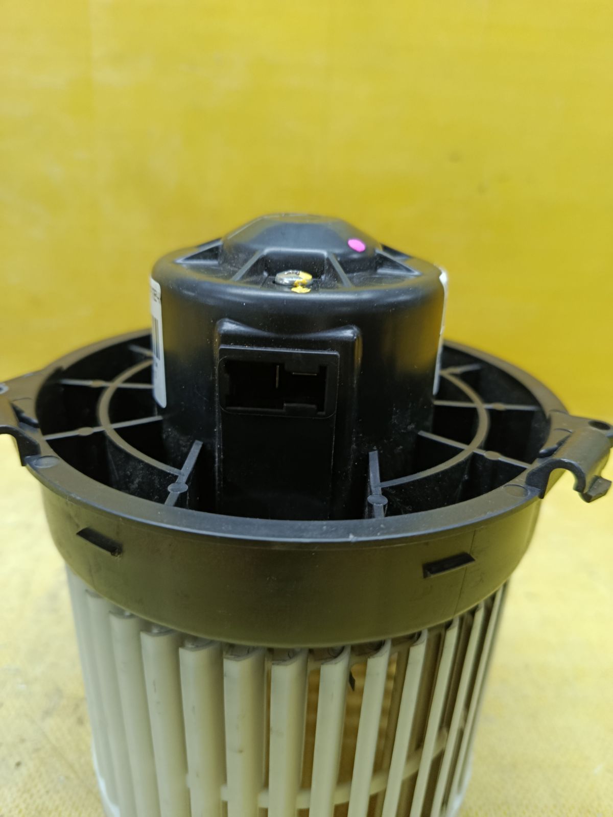 Мотор печки на Nissan March K13 Фото 2