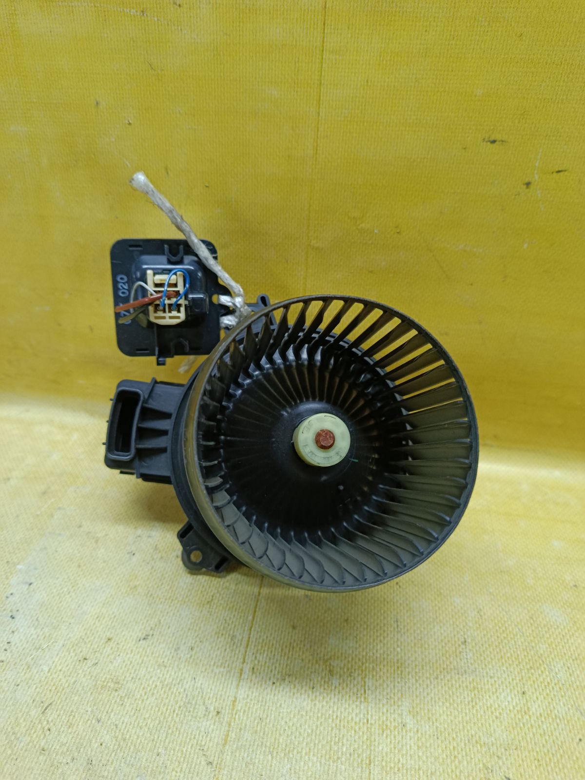 Мотор печки на Suzuki Ignis FF21S Фото 3