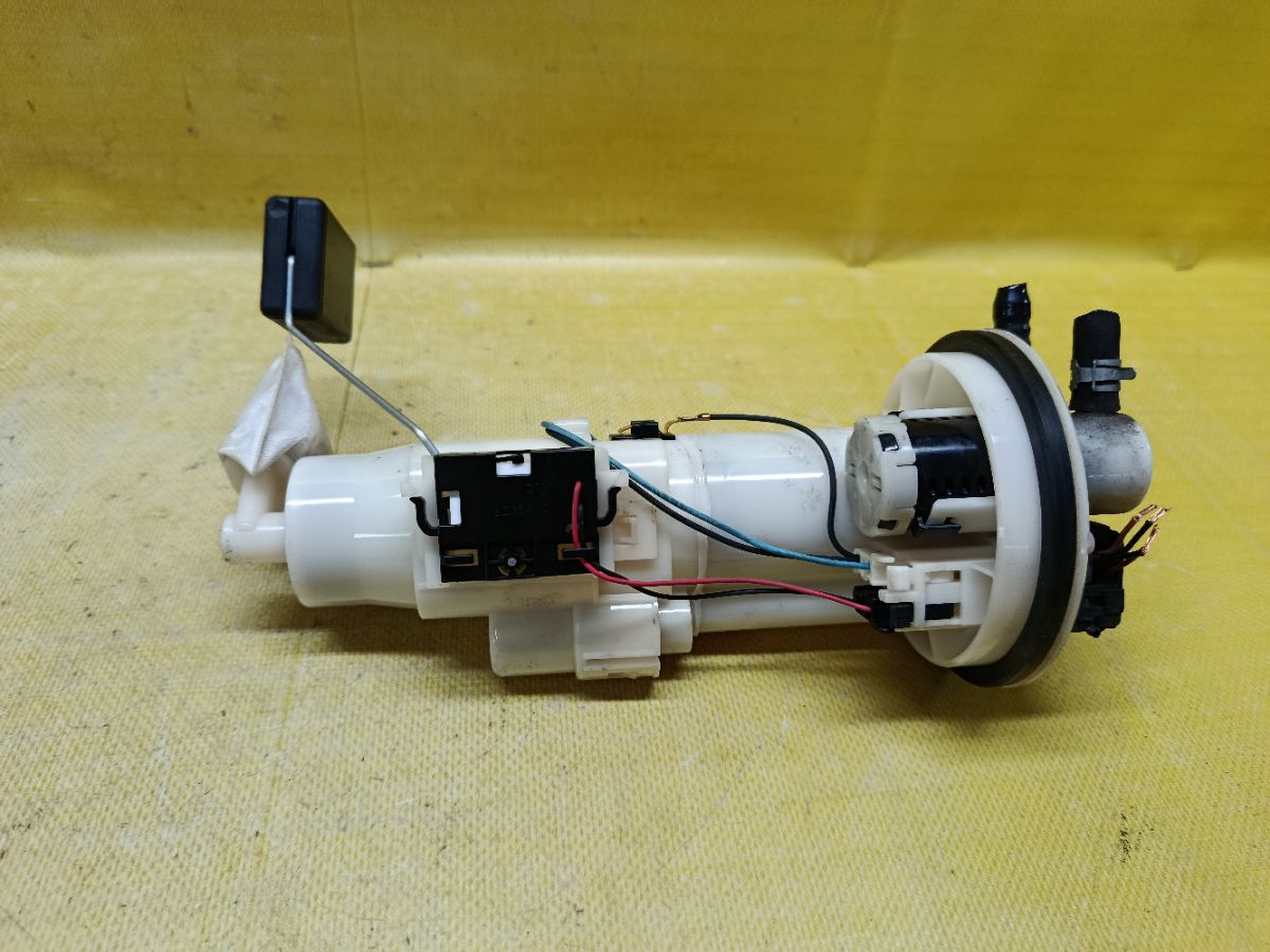 Бензонасос 1760A557 на Nissan Dayz Roox B21A 3B20 Фото 3