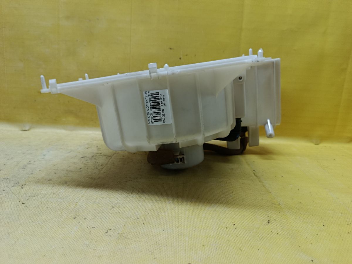 Мотор печки на Nissan X-Trail NT30 Фото 3