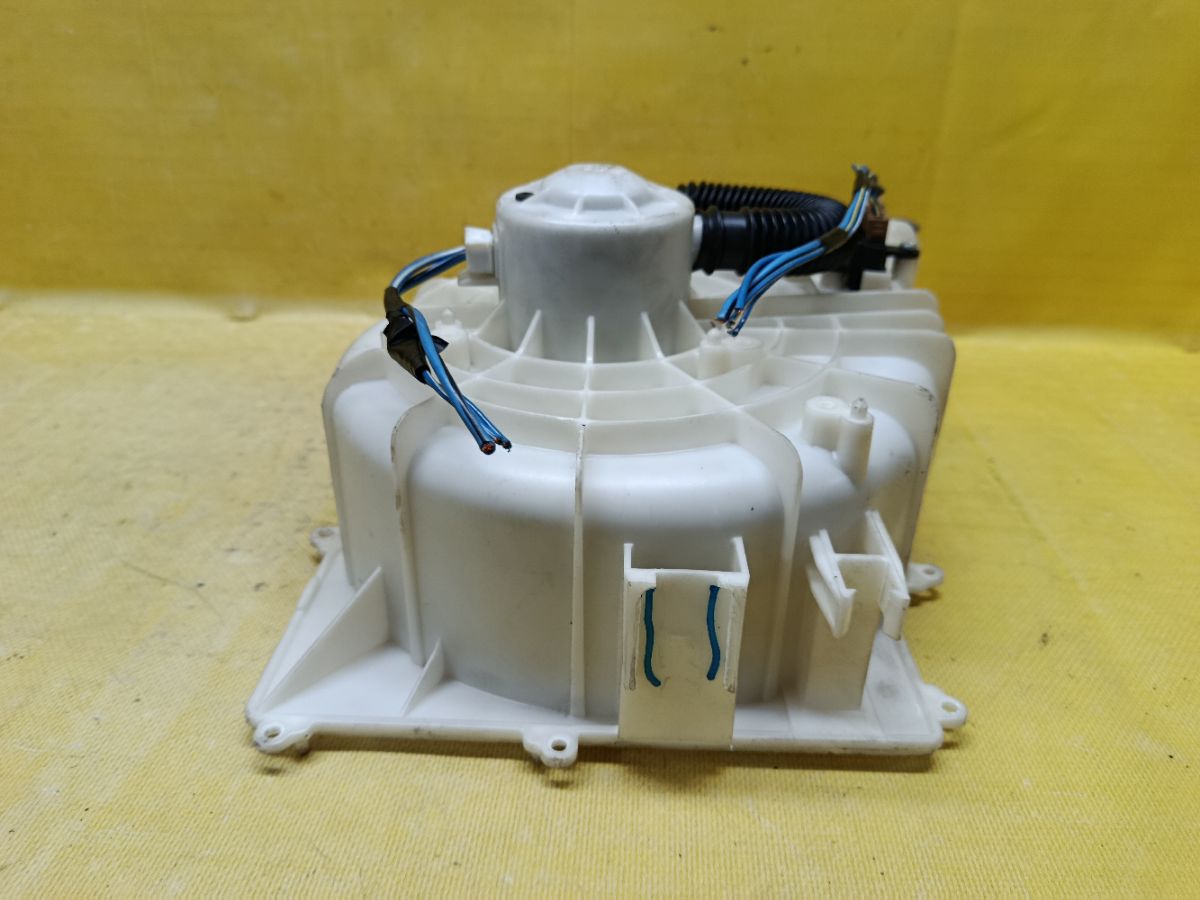 Мотор печки 27200-4M461, 27150-8H300 на Nissan Sunny FNB15 Фото 3