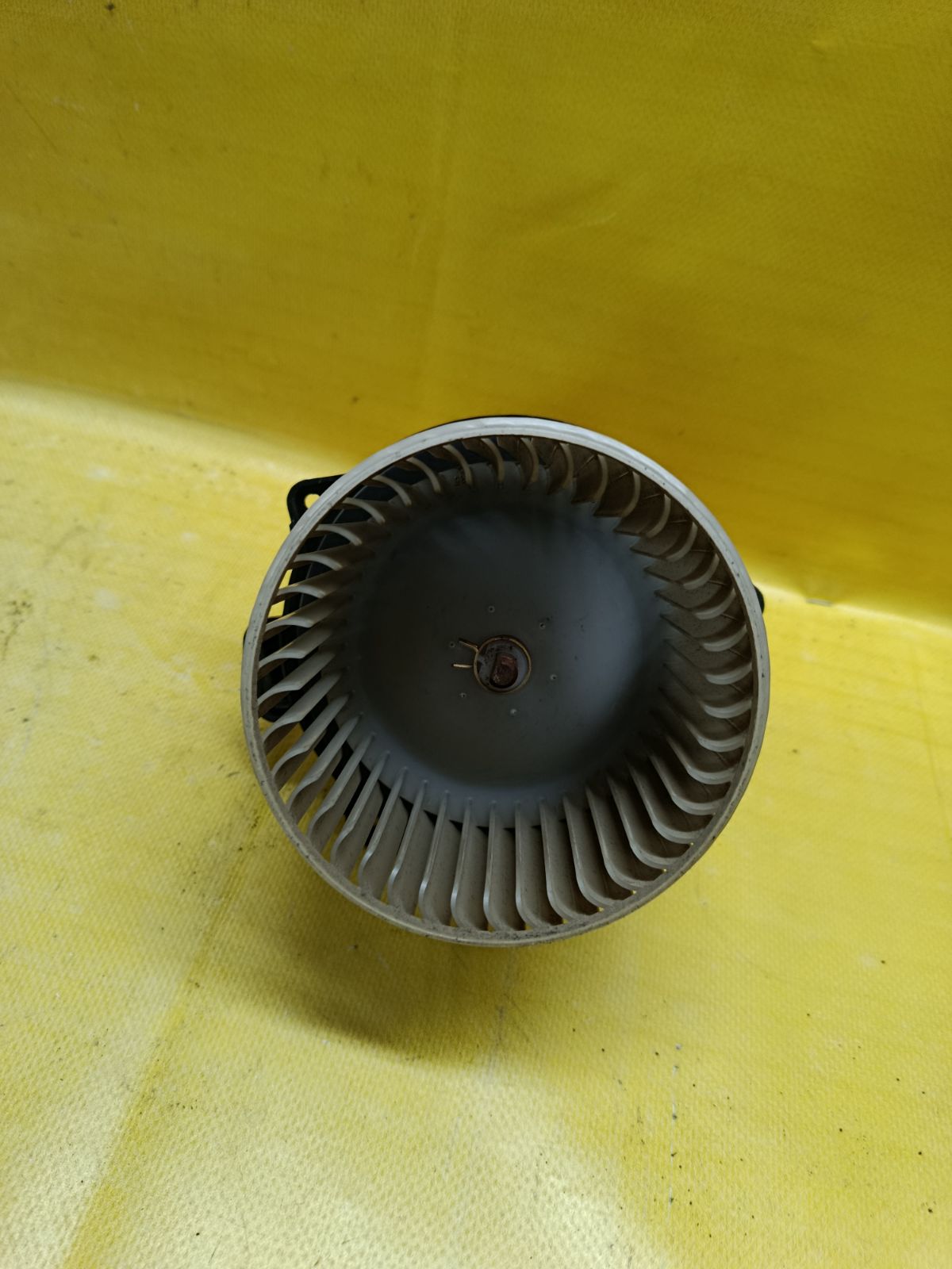 Мотор печки на Daihatsu Yrv M211G Фото 3