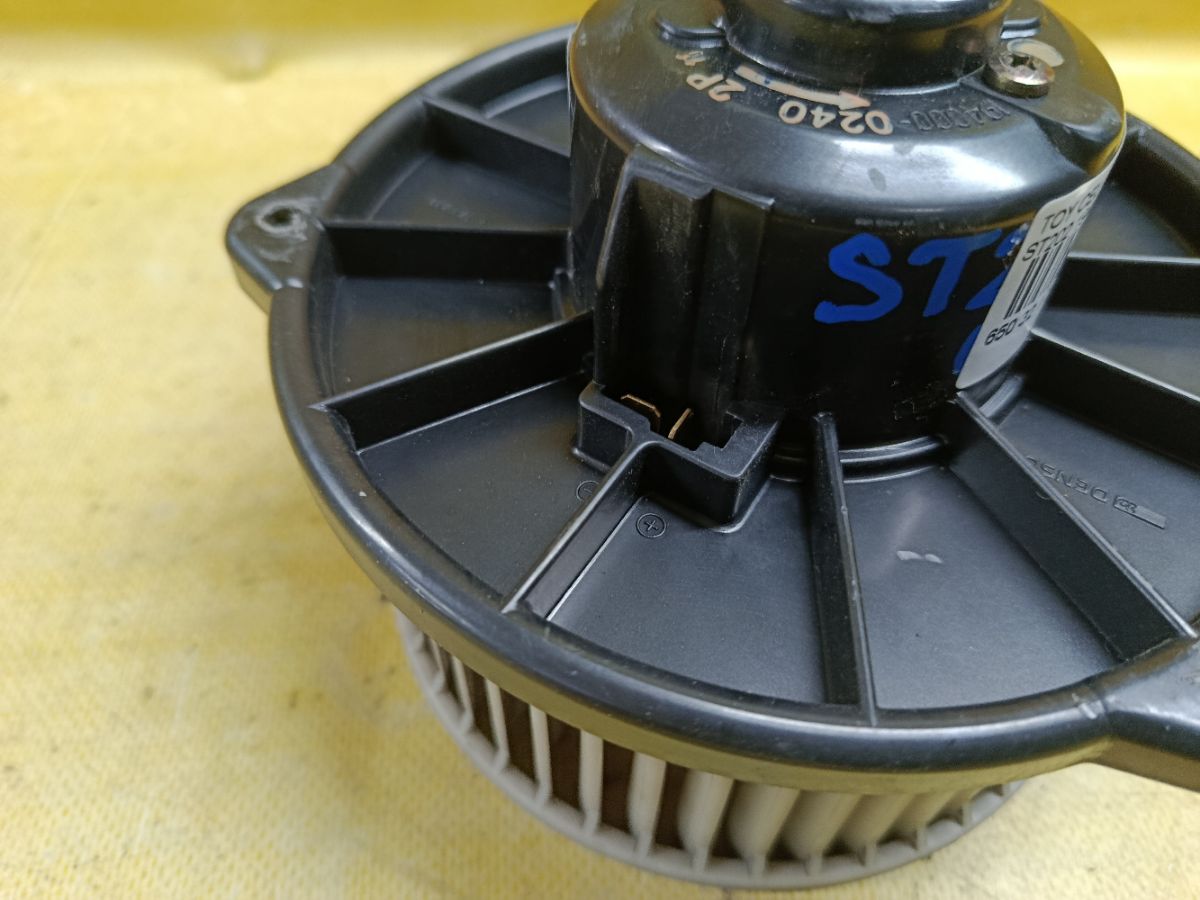 Мотор печки 87103-20050 на Toyota Celica ST202 Фото 2