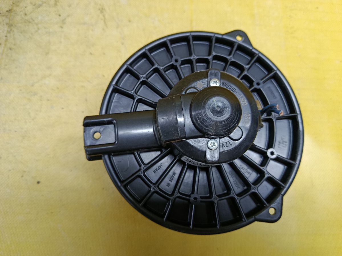 Мотор печки на Honda Cr-V RD5 Фото 1