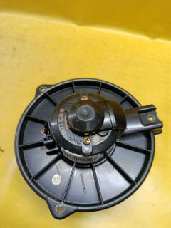 Мотор печки на Toyota Opa ZCT15 87103-32040
