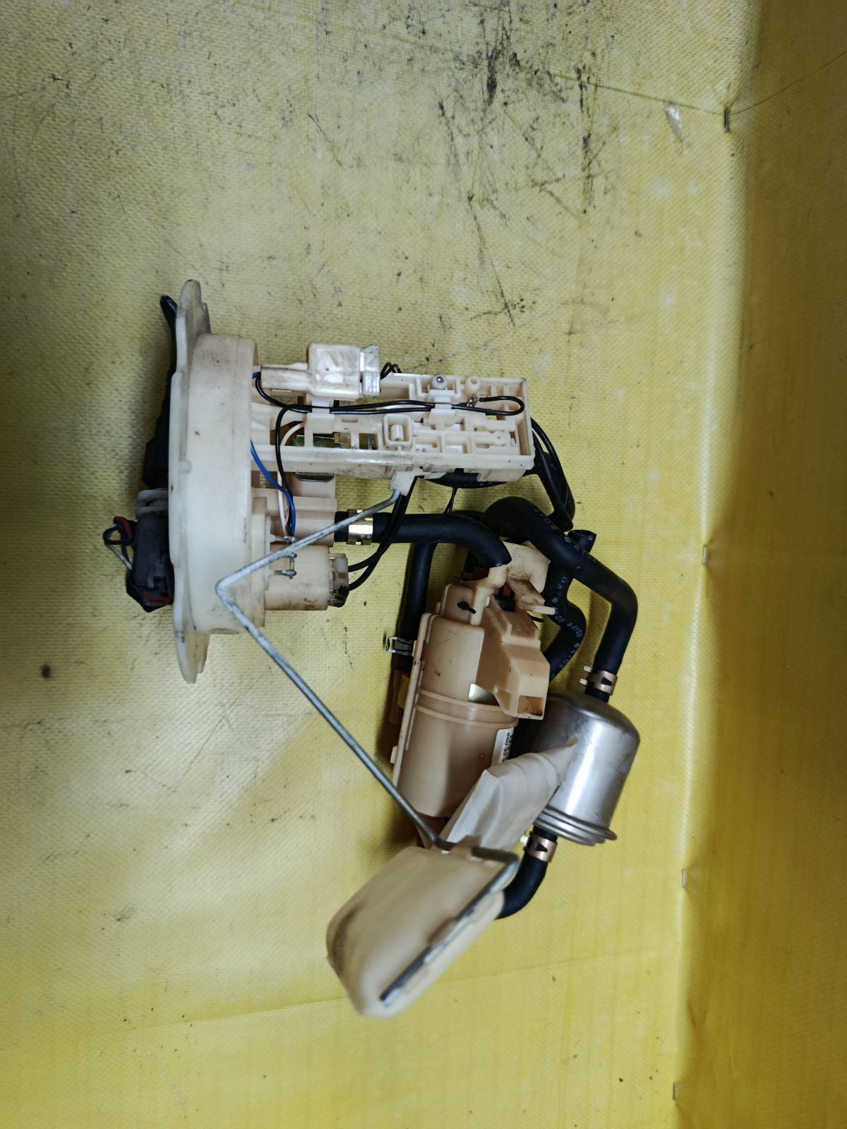 Бензонасос на Nissan Wingroad WFY11 QG15DE Фото 3