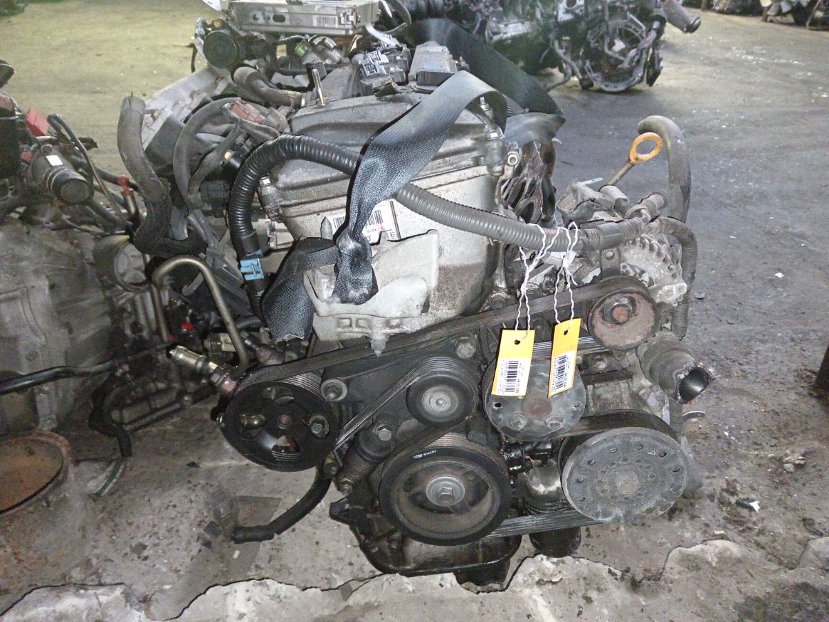 Двигатель 19000-28330 на Toyota Avensis AZT250 1AZ-FSE Фото 1