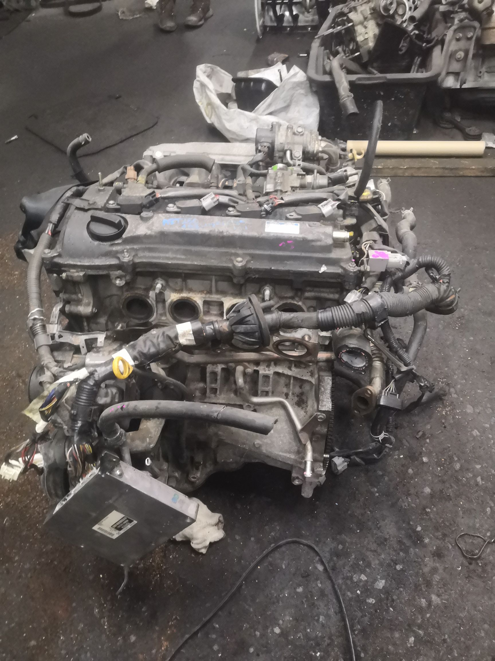 Двигатель 19000-28330 на Toyota Avensis AZT250 1AZ-FSE Фото 7