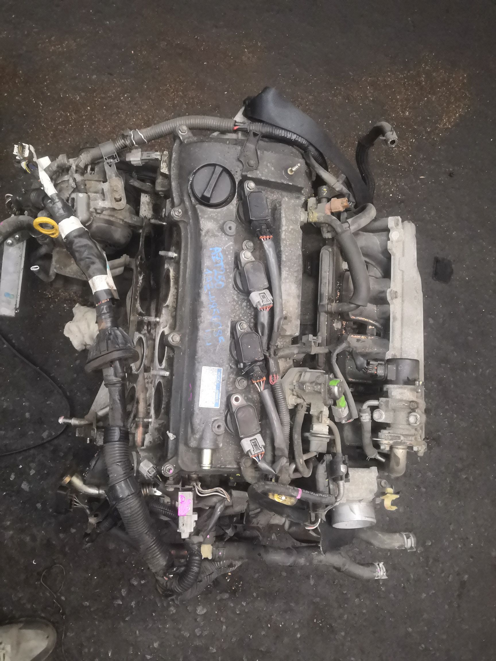 Двигатель 19000-28330 на Toyota Avensis AZT250 1AZ-FSE Фото 8