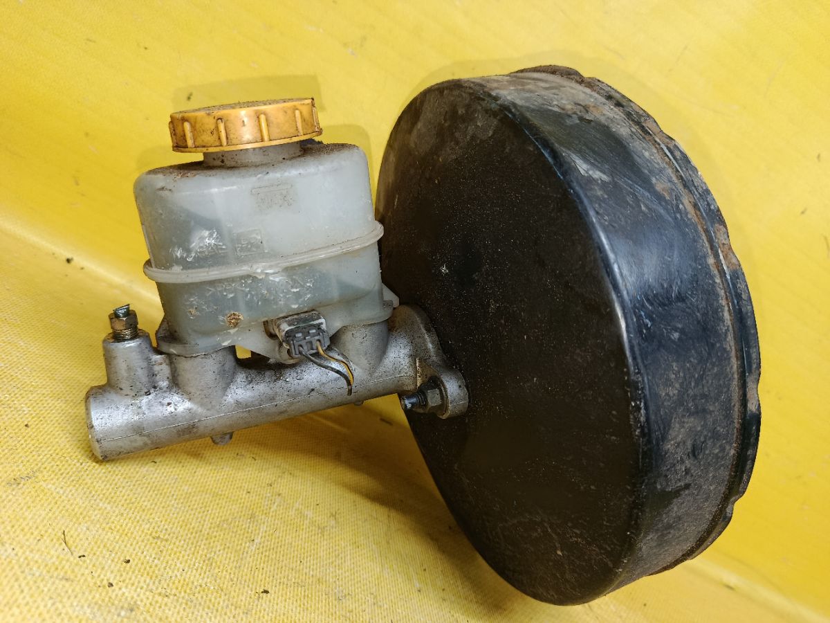 Главный тормозной цилиндр на Nissan Sunny FB15 QG15DE Фото 2