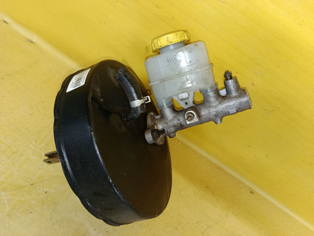 Главный тормозной цилиндр на Nissan Sunny FB15 QG15DE Фото 2