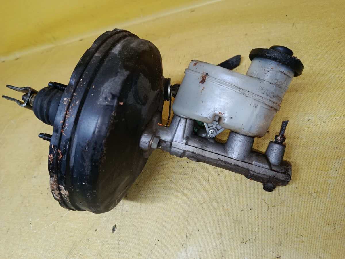 Главный тормозной цилиндр на Toyota Raum EXZ15 5E-FE Фото 1