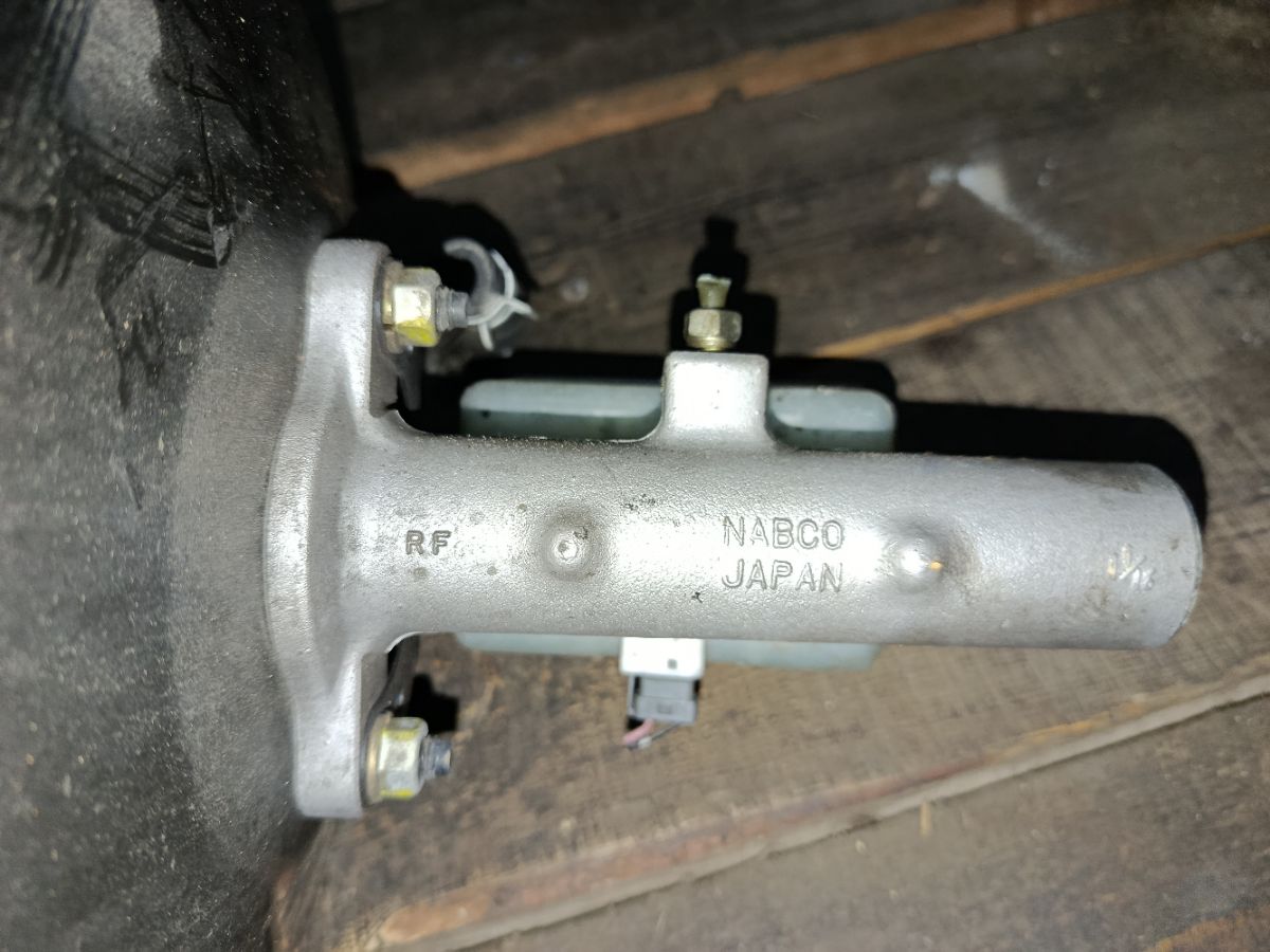 Главный тормозной цилиндр на Subaru Legacy Wagon BH5 EJ206 Фото 6