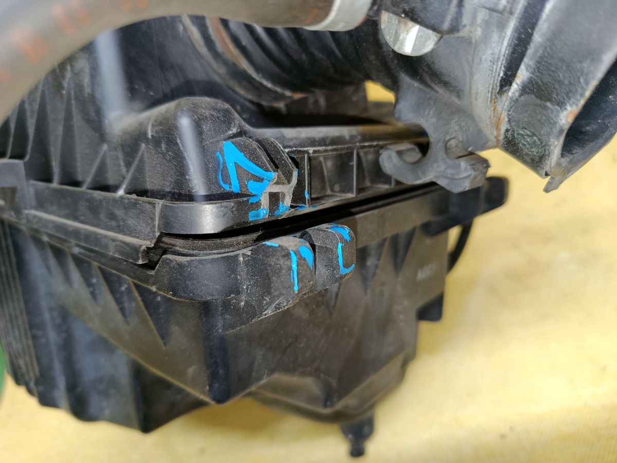 Корпус воздушного фильтра на Mazda Atenza GHEFW LF Фото 5