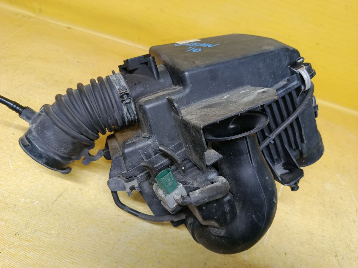 Корпус воздушного фильтра на Mazda Atenza GH5AW L5-VE Фото 4