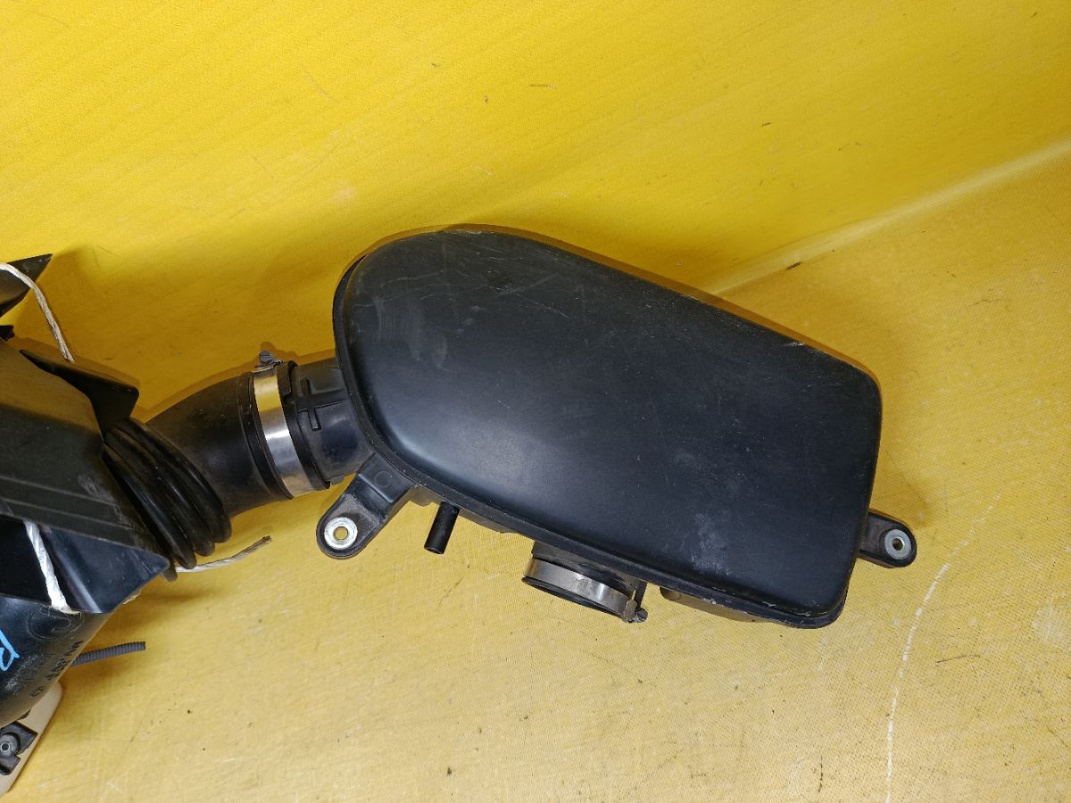 Корпус воздушного фильтра на Subaru Legacy BL5 EJ203 Фото 3