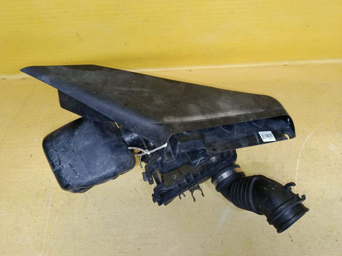 Корпус воздушного фильтра на Subaru Legacy Wagon BP5 EJ20X Фото 1