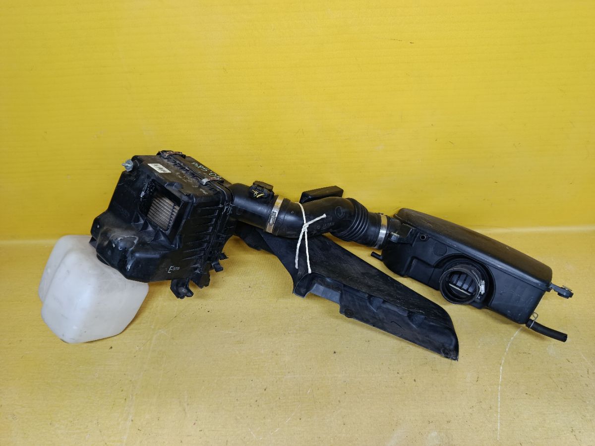 Корпус воздушного фильтра на Subaru Legacy Wagon BP5 EJ203 Фото 5