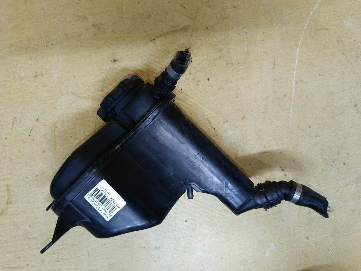 Бачок расширительный 1713756746201, 17137519368, 17137543026, 17137567462, 17137607482, 17137640514 на Bmw 3-Series E91-VW72 N46 Фото 3