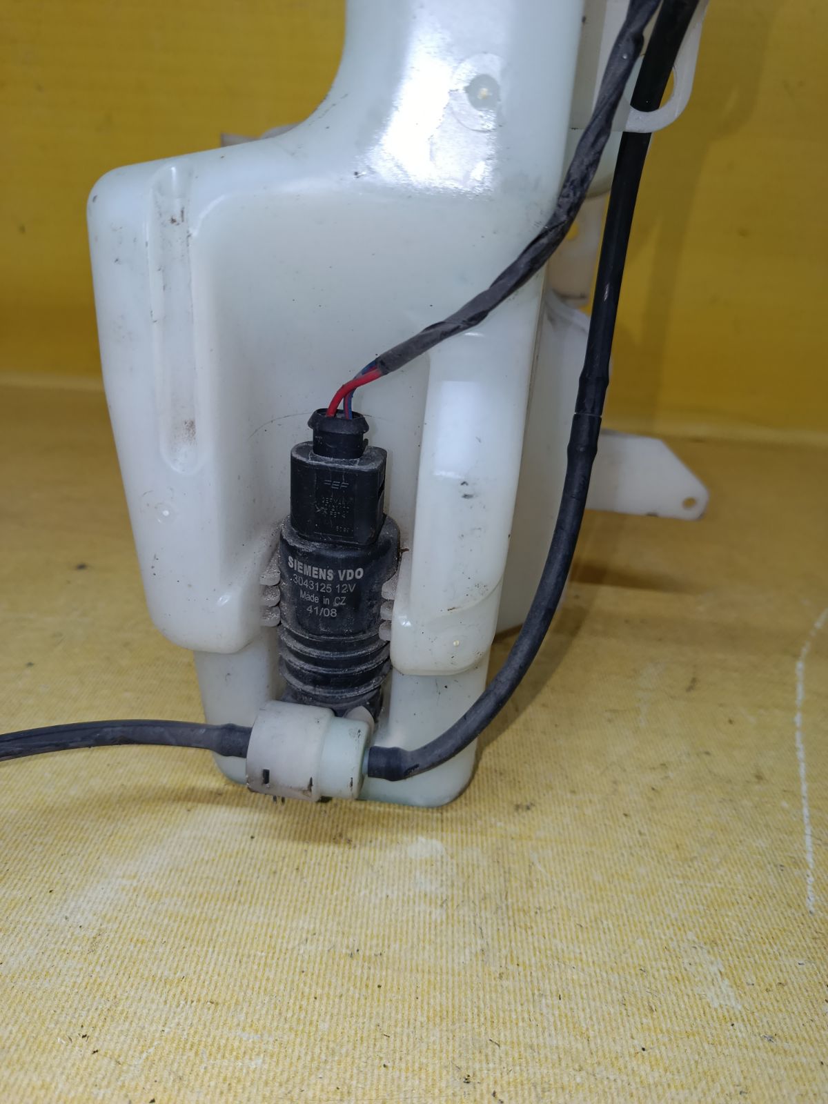 Бачок омывателя на Mitsubishi Outlander CW5W Фото 3