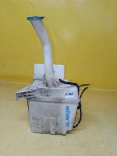 Бачок омывателя на Toyota Avensis Wagon AZT250W